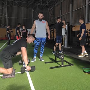 Nácvik vedenia klienta počas školenia Obnova stability a sily pohybového aparátu